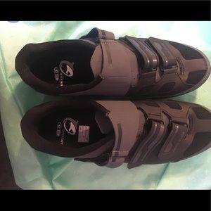 Pearl Izumi cycling shoes